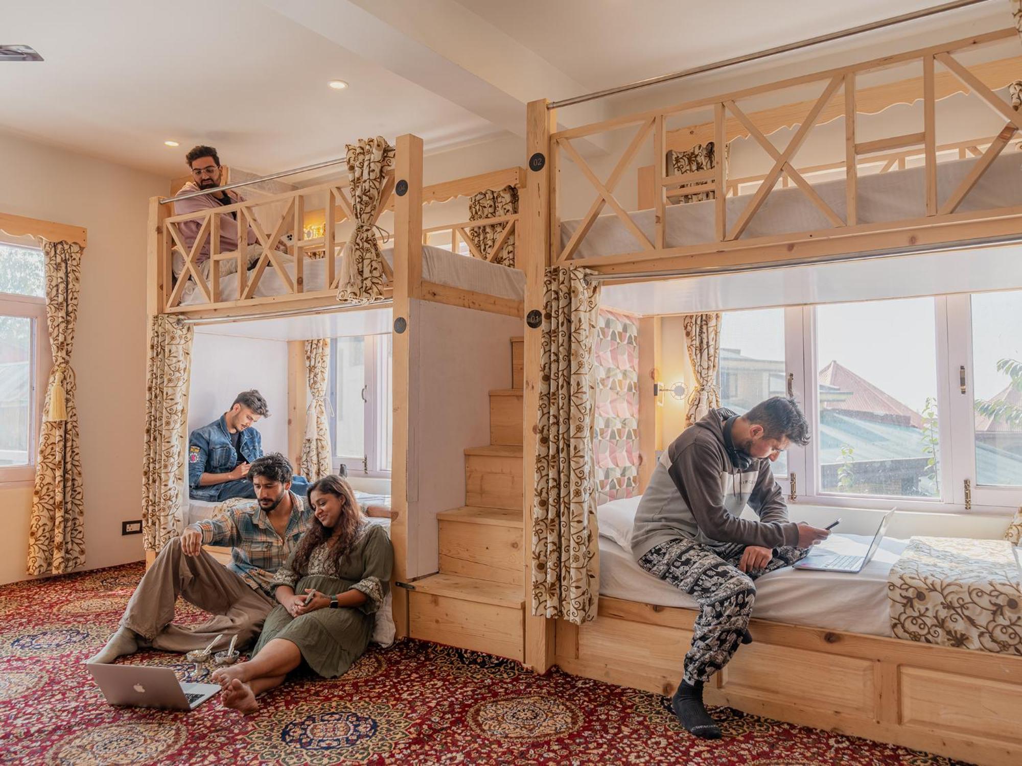 Moustache Srinagar Hostel Екстериор снимка